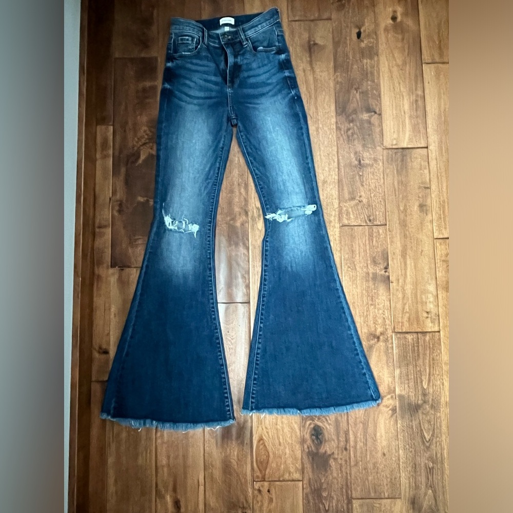 Bell bottom jeans | 26
